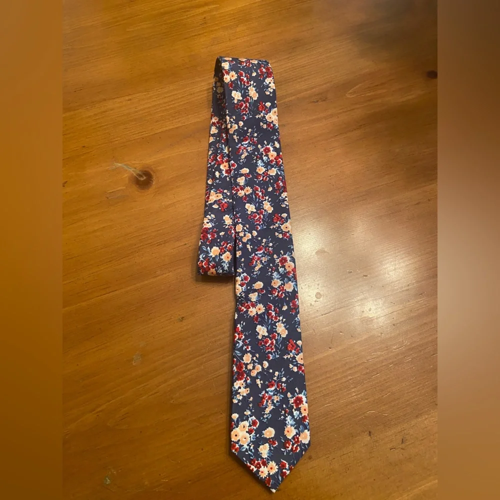 J FERRAR MENS TIE NAVY BLUE Floral